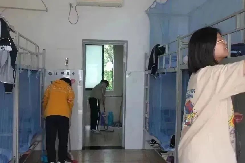 1754878561937697.jpeg 10045.jpeg